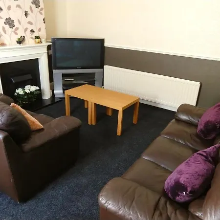 Napier Town House - Self Catering - Style - Twin And Double Konukevi Workington